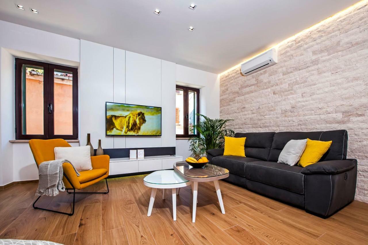 Apartments Vincero Ровин Екстериор снимка